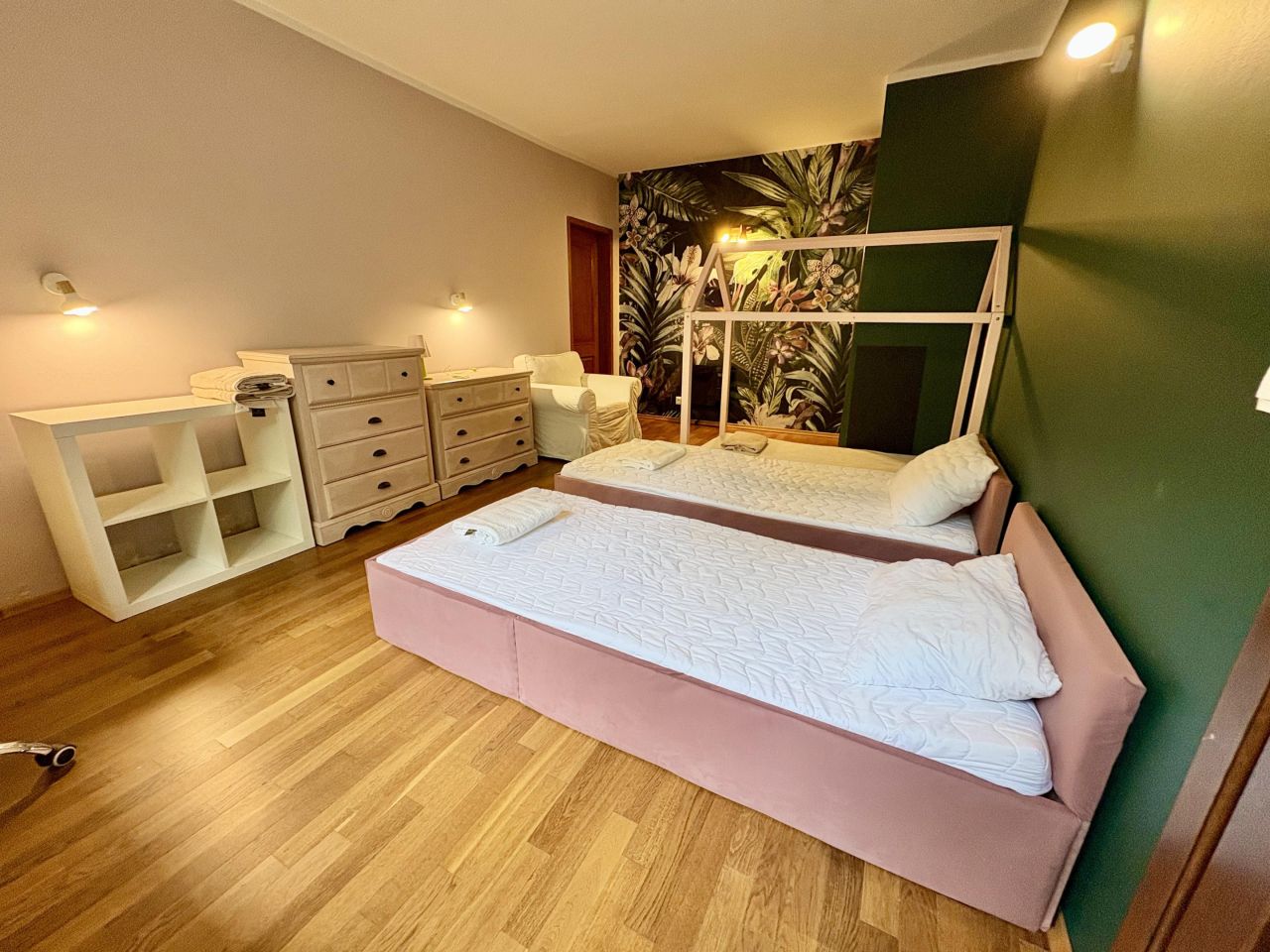 dworek, 11 pokoi Milanówek, ul. Kwiatowa. Zdjęcie 13