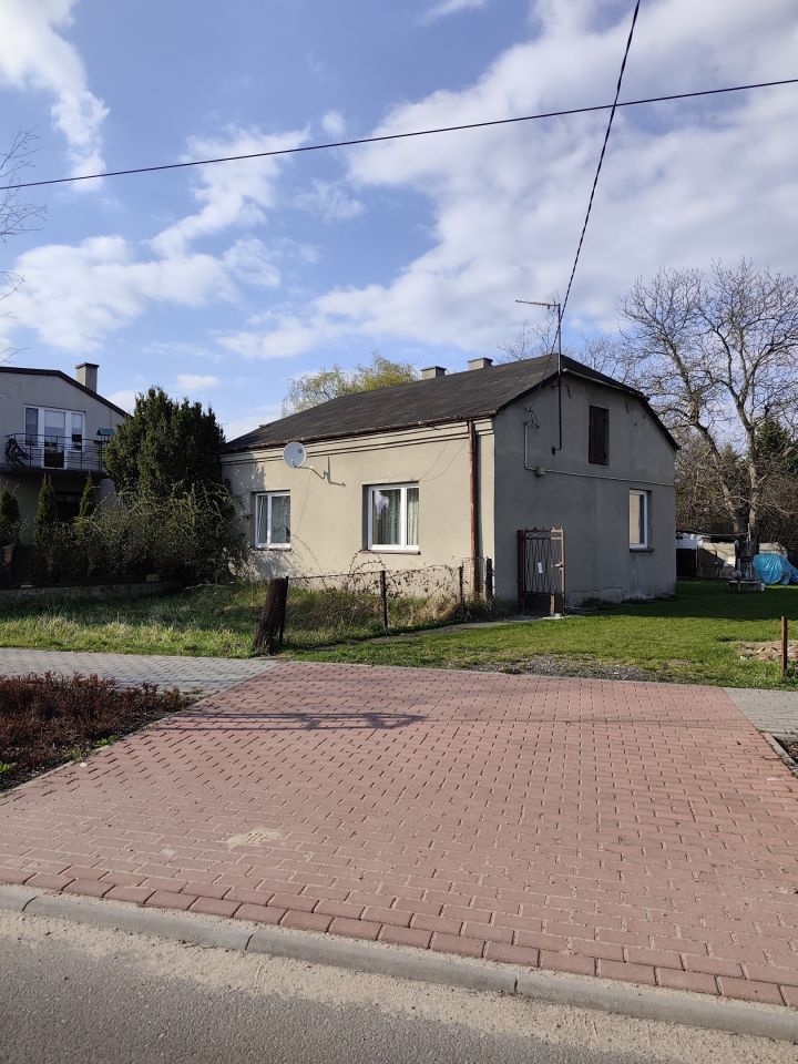 dom wolnostojący, 4 pokoje Radomsko Zakrzówek, ul. Szarych Szeregów. Zdjęcie 1