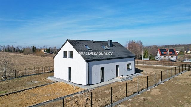 dom wolnostojący, 5 pokoi Inwałd. Zdjęcie 8