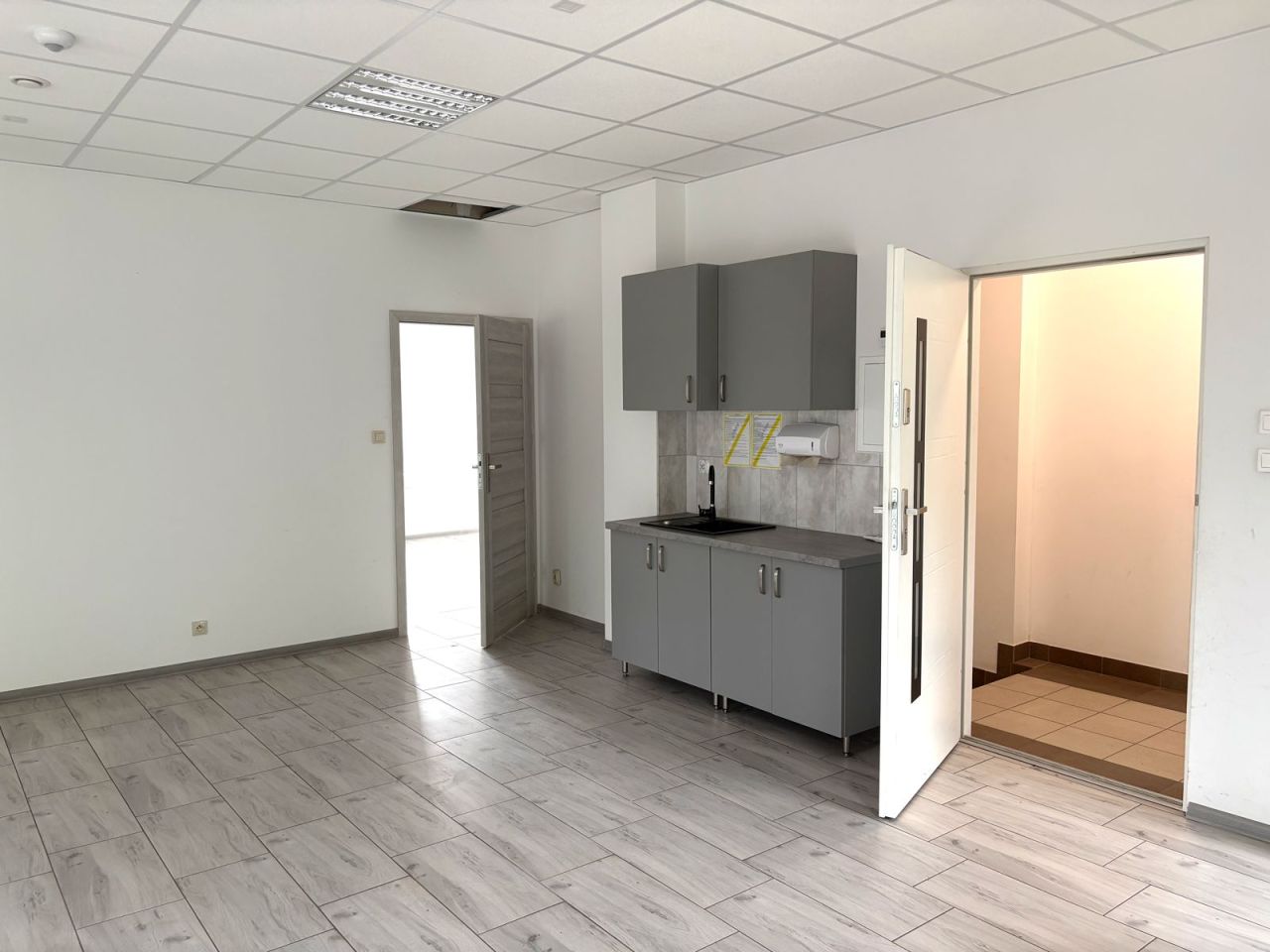 Lokal Brwinów. Zdjęcie 3