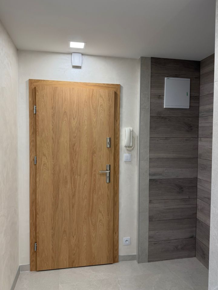 Mieszkanie 2-pokojowe Wadowice, os. XX-lecia PRL. Zdjęcie 2