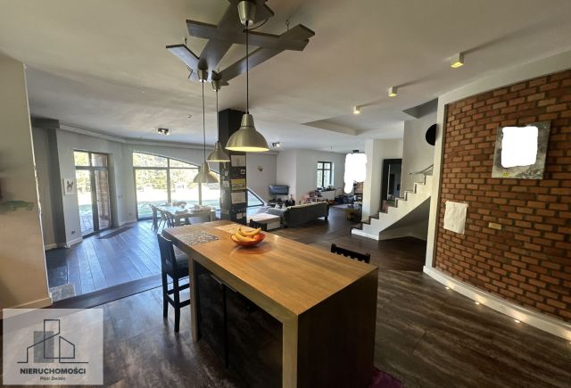 dom wolnostojący, 6 pokoi Izabelin-Dziekanówek. Zdjęcie 1