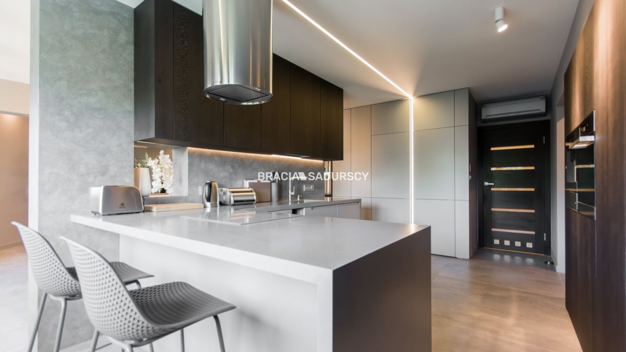 Mieszkanie 4-pokojowe Kraków Dębniki, ul. Kazimierza Pułaskiego. Zdjęcie 2