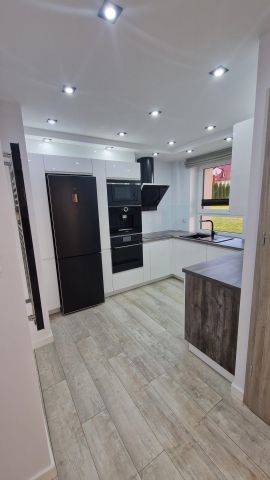 Mieszkanie 3-pokojowe Sierakowice, ul. Wichrowe Wzgórze. Zdjęcie 1