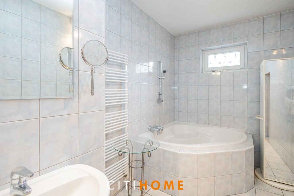 dom wolnostojący, 6 pokoi Łomianki. Zdjęcie 15