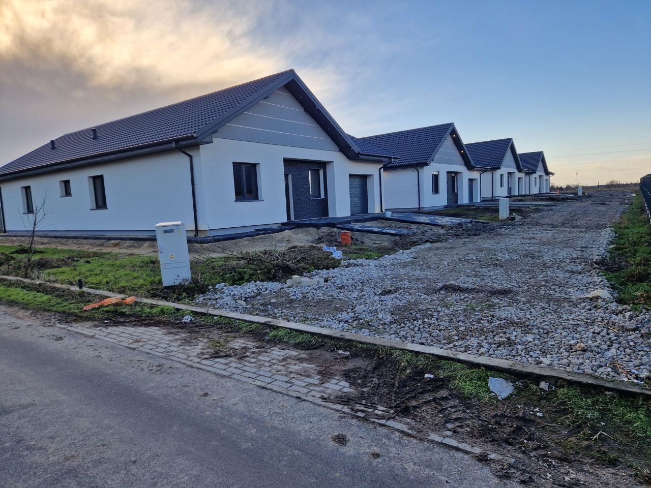 dom wolnostojący, 4 pokoje Wieniec-Zalesie, ul. Sowia. Zdjęcie 2