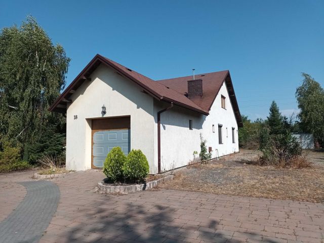 dom wolnostojący, 4 pokoje Sochaczew, ul. Batalionów Chłopskich. Zdjęcie 1