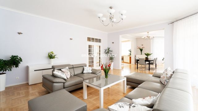 dom wolnostojący, 12 pokoi Wieliczka, ul. Jana Kochanowskiego. Zdjęcie 10