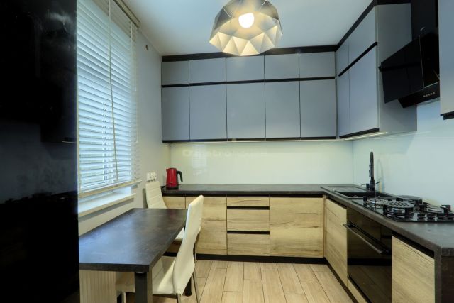 dom wolnostojący, 4 pokoje Zgierz. Zdjęcie 6