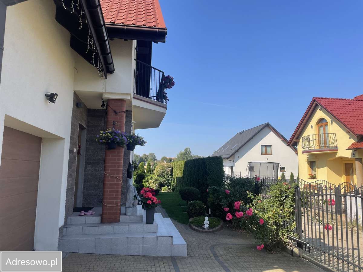 dom wolnostojący, 4 pokoje Pszczółki. Zdjęcie 8