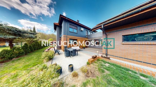 dom wolnostojący, 7 pokoi Kamienica. Zdjęcie 2