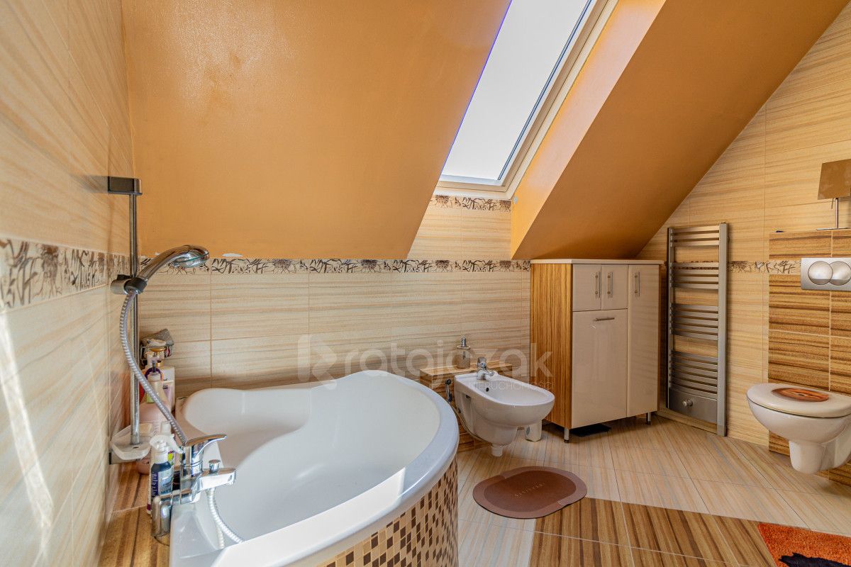 bliźniak, 4 pokoje Radunica. Zdjęcie 16