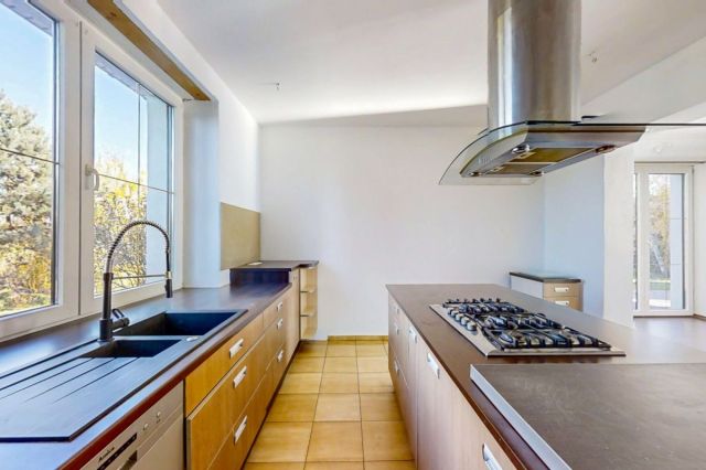 dom wolnostojący, 6 pokoi Zelgoszcz. Zdjęcie 8