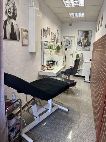Lokal Jelcz-Laskowice Centrum, ul. Franciszka Żwirki. Zdjęcie 1