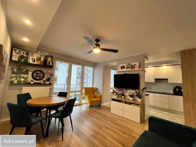 Mieszkanie 4-pokojowe Warszawa Żerań, ul. Ku Rzece. Zdjęcie 1