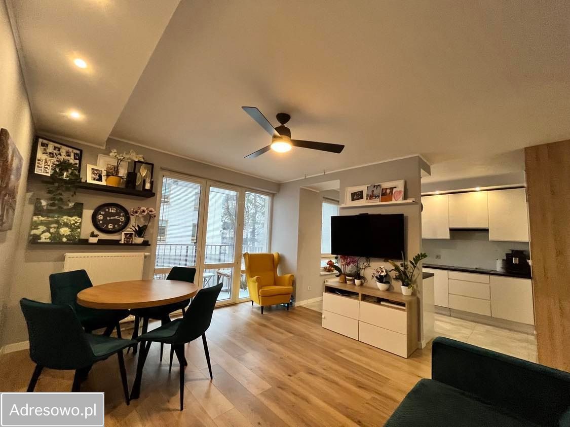 Mieszkanie 4-pokojowe Warszawa Żerań, ul. Ku Rzece. Zdjęcie 1