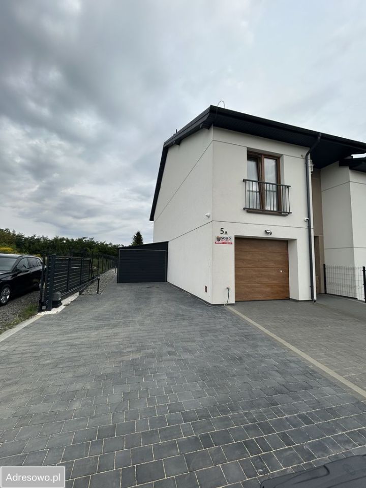 bliźniak, 6 pokoi Dąbrowica