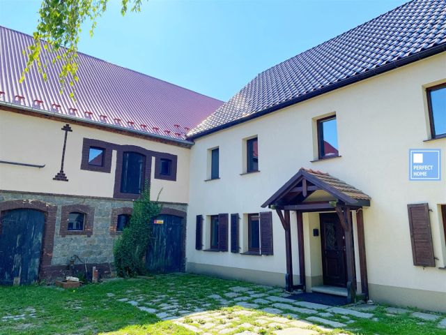 dom wolnostojący, 7 pokoi Tomkowice. Zdjęcie 1