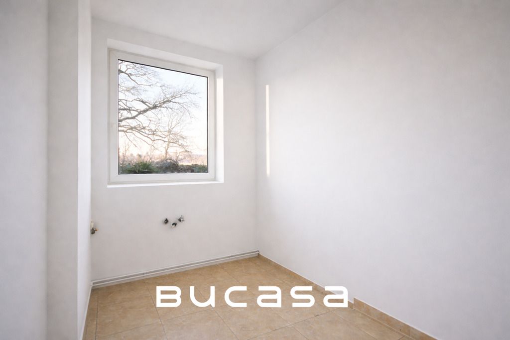 Mieszkanie 4-pokojowe Chobot. Zdjęcie 3