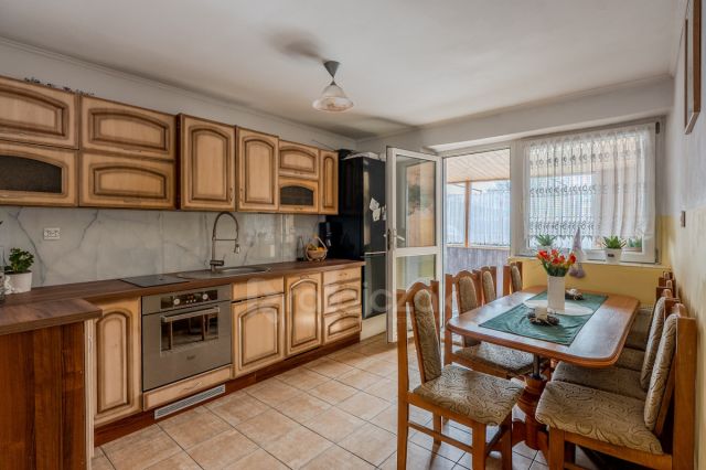 dom wolnostojący, 6 pokoi Rzepiska. Zdjęcie 3