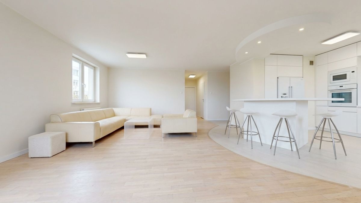 Mieszkanie 4-pokojowe Warszawa Praga-Południe, al. Stanów Zjednoczonych. Zdjęcie 2