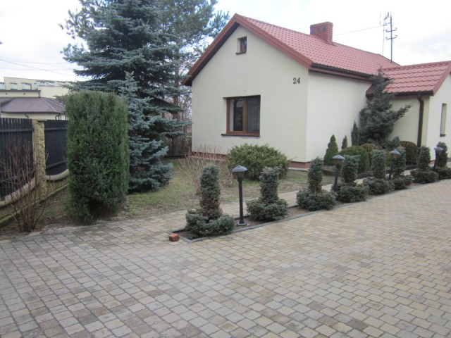 dom wolnostojący, 2 pokoje Brochów. Zdjęcie 1