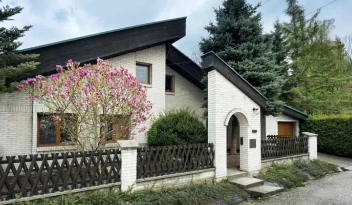 dom wolnostojący, 6 pokoi Kraków Dębniki, ul. Widłakowa