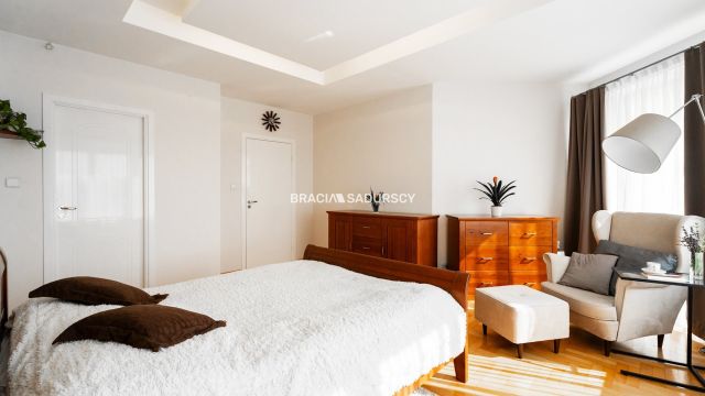 dom wolnostojący, 12 pokoi Wieliczka, ul. Jana Kochanowskiego. Zdjęcie 32