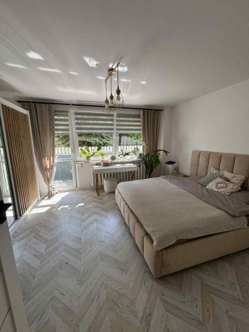 Mieszkanie 4-pokojowe Ostrowiec Świętokrzyski Centrum, ul. Mieczysława Radwana. Zdjęcie 1