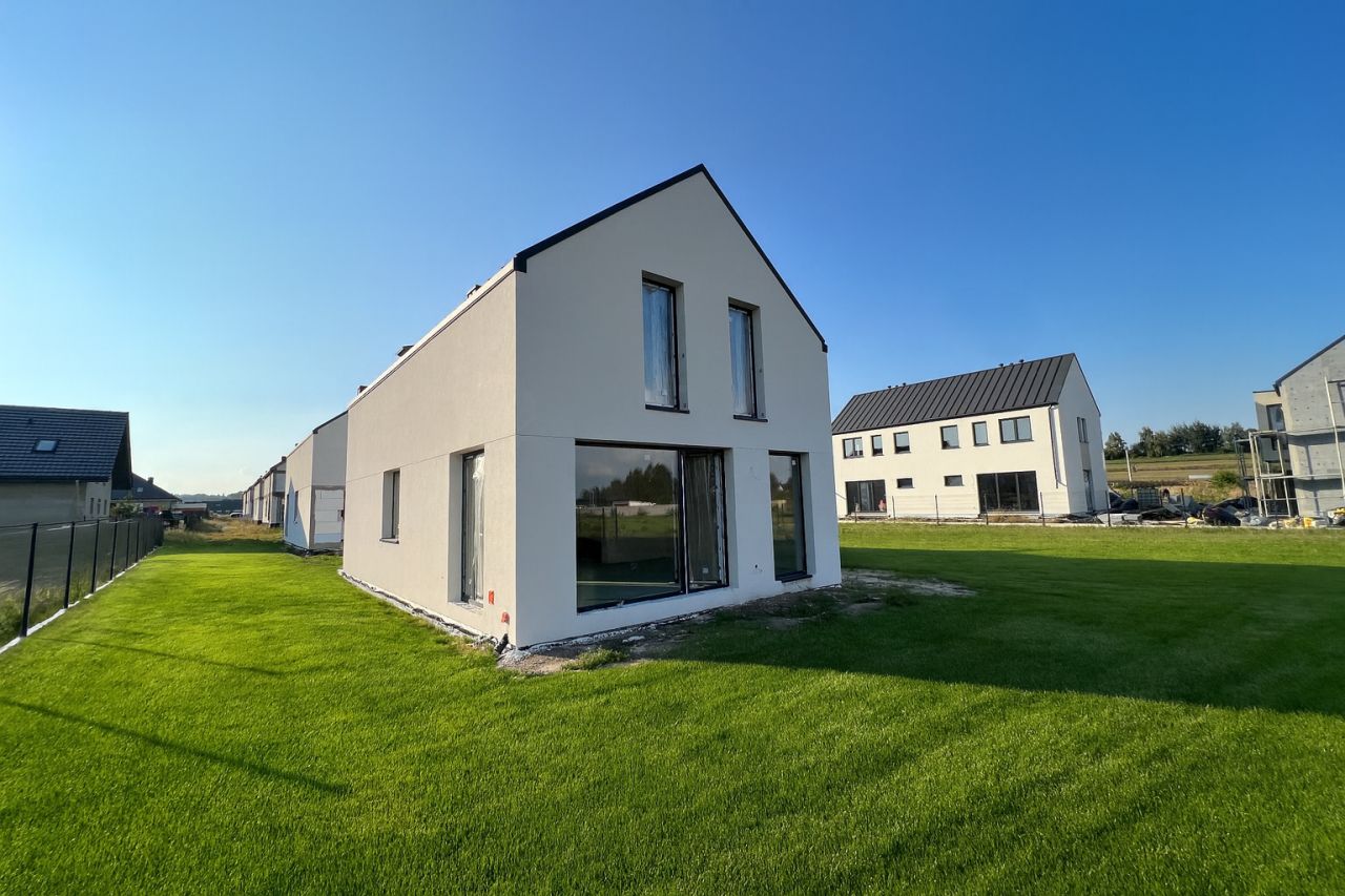 dom wolnostojący, 5 pokoi Mników Dziady, Wiosenna