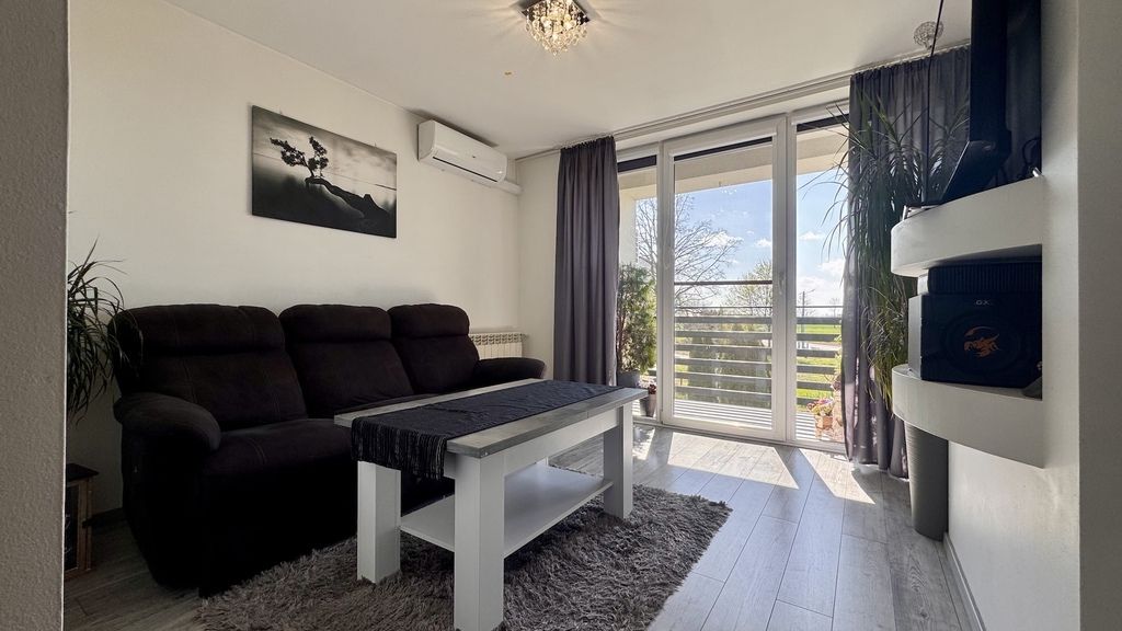 Mieszkanie 3-pokojowe Dębno. Zdjęcie 3