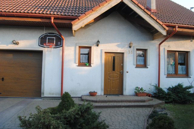 dom wolnostojący, 4 pokoje Brzozówka, ul. Żurawinowa. Zdjęcie 1