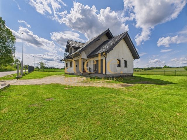 dom wolnostojący, 6 pokoi Luzino, ul. Długa. Zdjęcie 1