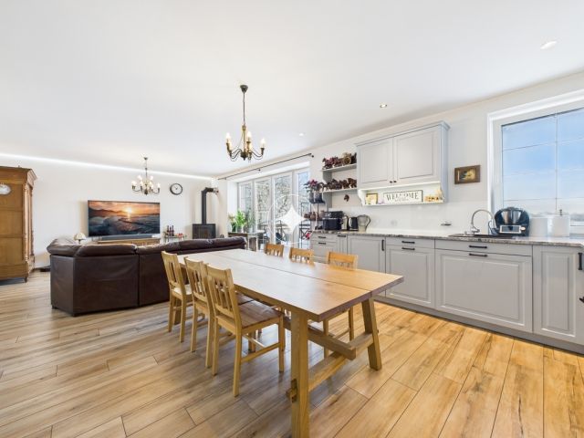 dom wolnostojący, 6 pokoi Warkałki. Zdjęcie 1