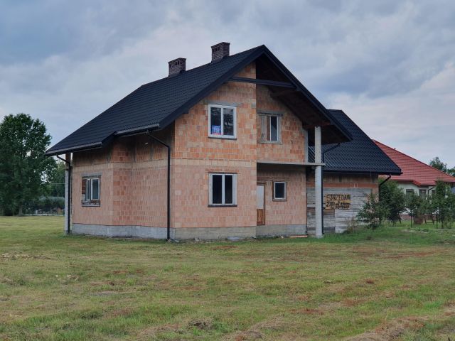 dom wolnostojący, 5 pokoi Podbiel Rosłońce, ul. Główna. Zdjęcie 3