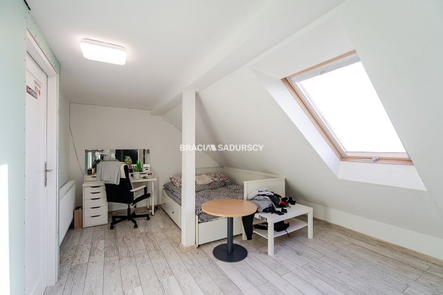 bliźniak, 5 pokoi Libertów, ul. Sportowców. Zdjęcie 9