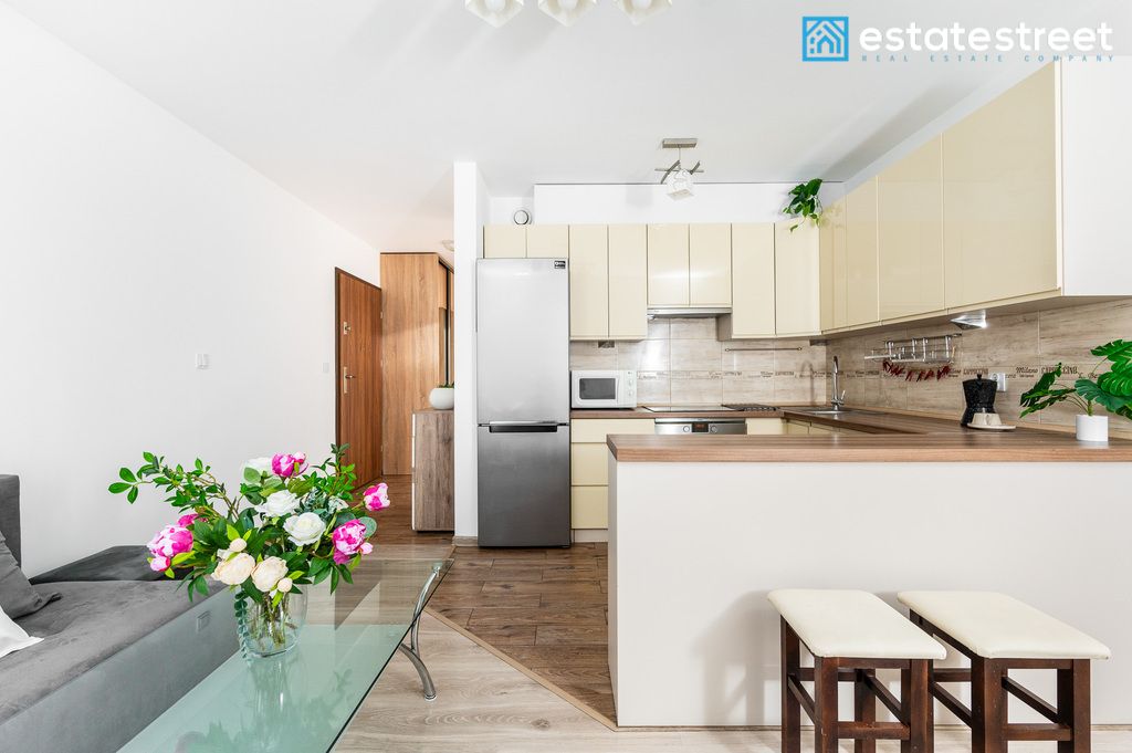 Mieszkanie 2-pokojowe Kraków, os. Bohaterów Września. Zdjęcie 3