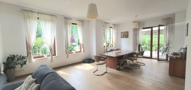 dom wolnostojący, 5 pokoi Warszawa Wawer, ul. Izbicka. Zdjęcie 1