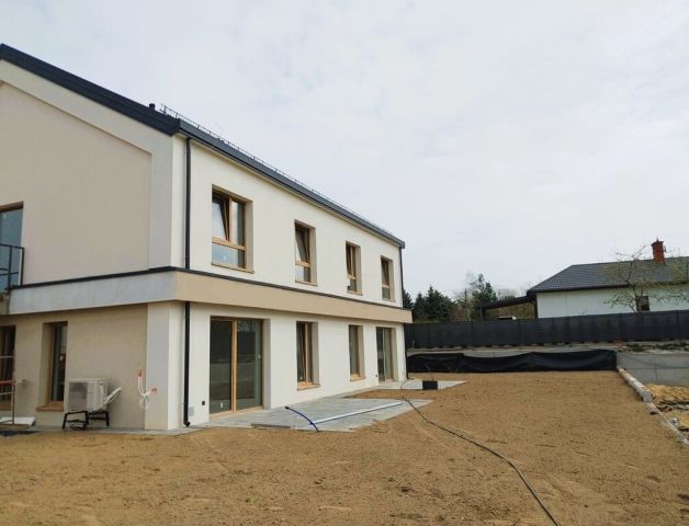 dom szeregowy, 5 pokoi Łódź Nowosolna. Zdjęcie 3