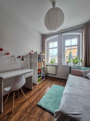 Mieszkanie 3-pokojowe Jelenia Góra Cieplice Śląskie-Zdrój. Zdjęcie 14