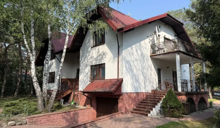 dom wolnostojący, 10 pokoi Magdalenka, ul. Orzechowa