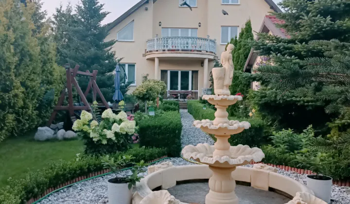 dom wolnostojący, 9 pokoi Rotmanka, ul. św. Siostry Faustyny