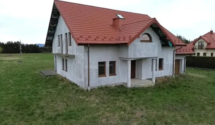 dom wolnostojący, 6 pokoi Moderówka