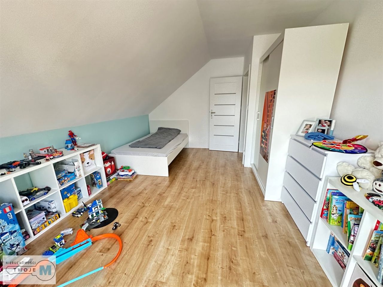 dom wolnostojący, 5 pokoi Brynica. Zdjęcie 9