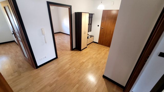 Mieszkanie 3-pokojowe Kielce Podkarczówka, ul. Hugona Kołłątaja. Zdjęcie 3