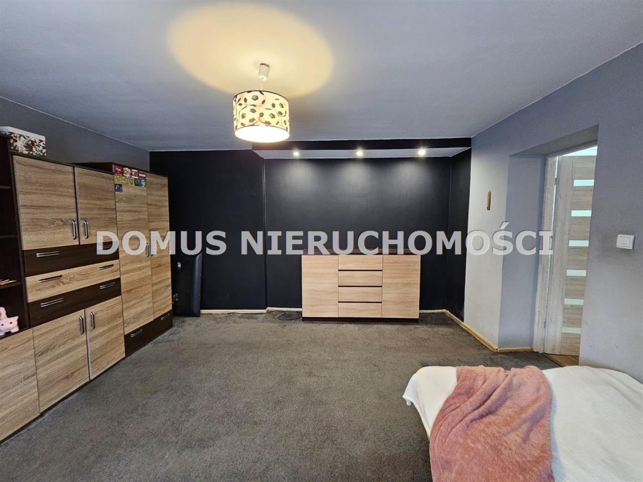 dom wolnostojący, 2 pokoje Stoki. Zdjęcie 1