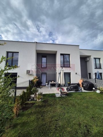 dom szeregowy, 4 pokoje Gliwice Bojków, ul. Knurowska. Zdjęcie 1