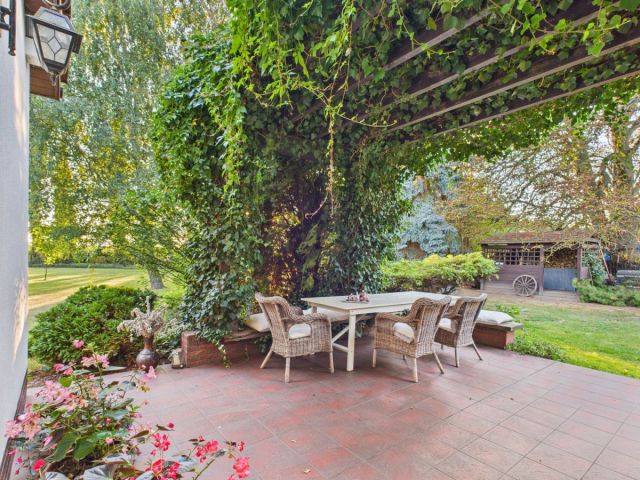 dom wolnostojący, 5 pokoi Radzików. Zdjęcie 1