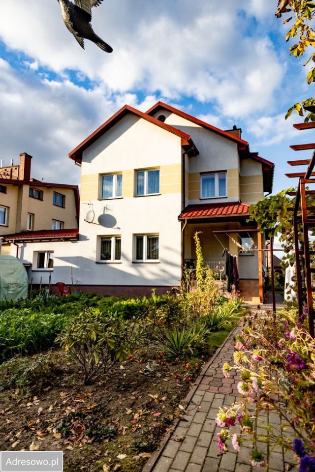 dom wolnostojący, 6 pokoi Ostrowiec Świętokrzyski, ul. Okrężna