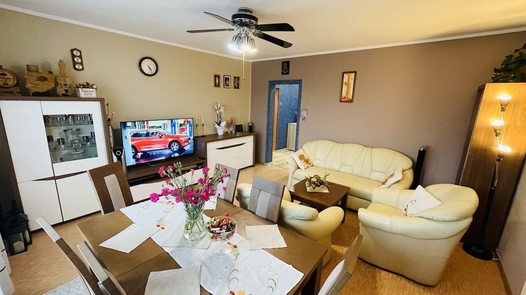 Mieszkanie 3-pokojowe Bełchatów. Zdjęcie 3